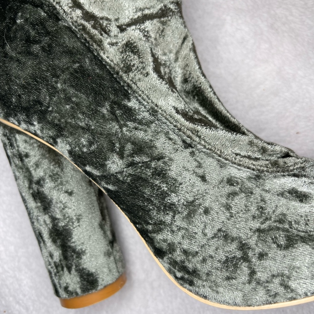 Emerald Green Thigh High Boots. 7.5.